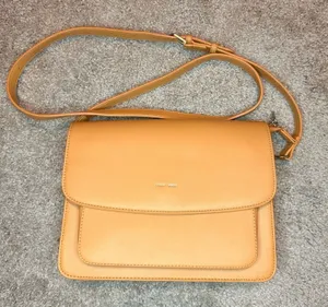(NWOT) Pixie Mood - The Zoe Crossbody Vegan Leather‎ Bag, Honey Zip Closure thumbnail 1