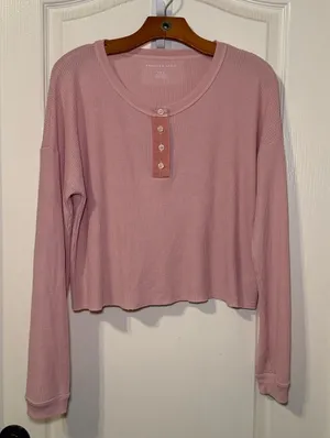 American Eagle Outfitters Pink Henley L/S Relaxed Cropped Shirt Size Medium NWOT thumbnail 1