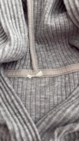 Muse Alo Yoga Hoodie Ribbed Crop thumbnail 4
