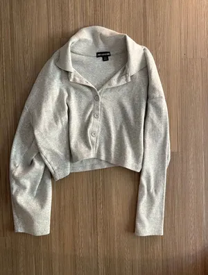 Pretty Little Thing button down sweater thumbnail 1