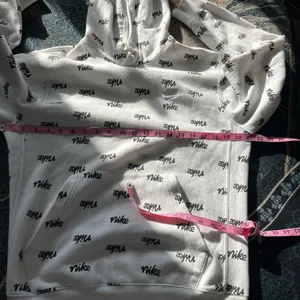 Nike Allover Logo Pullover Hoodie Women’s XS White Black Print Fleece Sweatshirt thumbnail 13