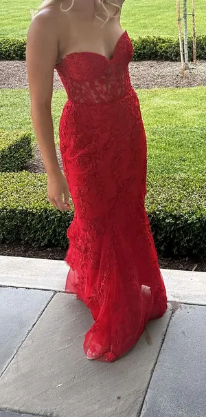 Red Lace Prom Dress thumbnail 4
