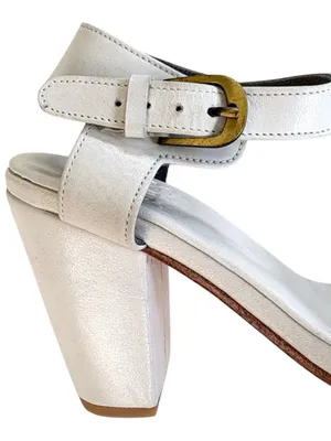 Like New Bali ELF Leather Heeled Sandals White Size 8 thumbnail 5