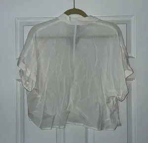Women’s Forever 21 white button up crop top thumbnail 3