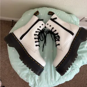 Dr. Martens Jadon White Leather Platform Boots EU 37/Men’s size 5/Women’s size 6 thumbnail 6