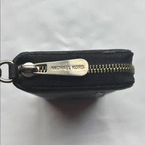 Michael Kors Leather Zip Around Wallet / Wristlet Black GUC thumbnail 6