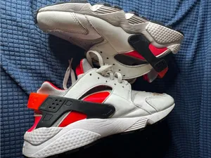 Nike Air Hurrache White Sneakers with Bright Red Accents thumbnail 3