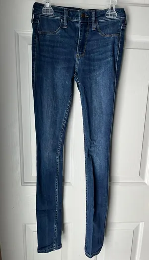 Hollister Jeans thumbnail 1