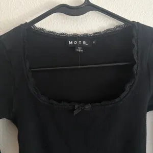 Motel Rocks Black Ribbed Lace Trim Scoop Neck Long Sleeve Top Small Bow Detail thumbnail 4