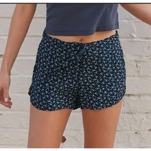 Brandy Melville John Galt navy floral short size xs thumbnail 1