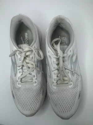 Brooks Adrenaline GTS 23 Women's Size 9.5B thumbnail 2