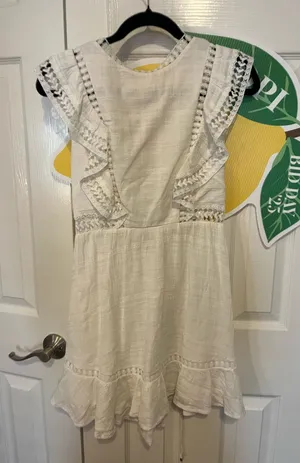 White Dress Selfie Leslie thumbnail 1