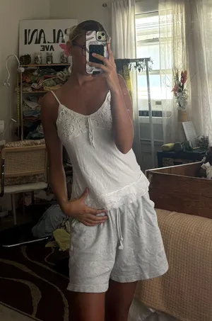 White Tank thumbnail 1