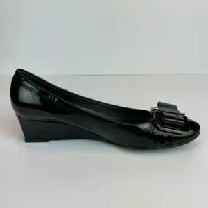 Stuart‎ Weitzman Wedge Heels 5.5 Black Patent Leather Silver Bow Office Career thumbnail 11