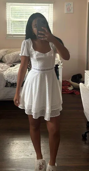 White Dress City Triangles thumbnail 1