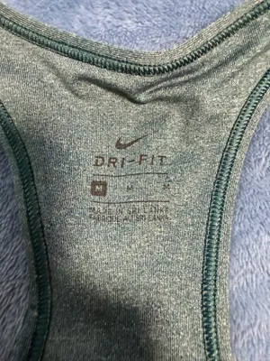 Nike sports bra thumbnail 3