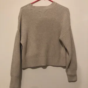 Abercrombie & Fitch Size M Crew Wedge Pullover Knit Sweater in Cream thumbnail 5