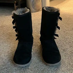 Koolaburra by UGGs size 9 thumbnail 1