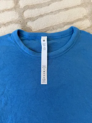 Lululemon Blue Cropped Top  thumbnail 3