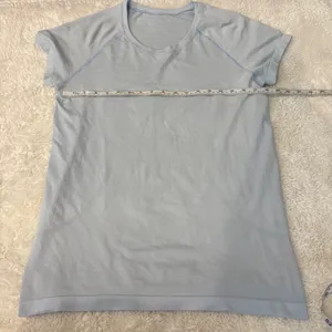 Lululemon Womens Swiftly Tech 12 Blue Athletic Top Workout Preppy Yoga Pilates thumbnail 4