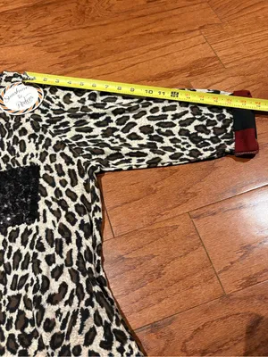 Sunshine and Rodeos Leopard Print Women's Top with Black Sequin Pocket. NWT SZ L thumbnail 7