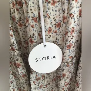 Storia Floral Long Sleeve Dress in Cream and Red‎ thumbnail 3
