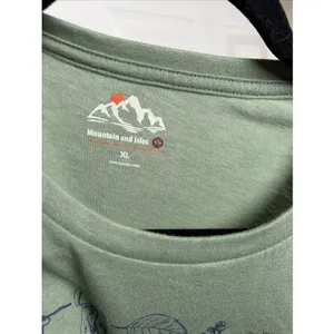 Mountain‎ and Isles Explore Graphic Tee Womens Size XL Green Long Sleeve Cotton thumbnail 2