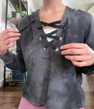 Outfitters Cropped Hoodie thumbnail 3