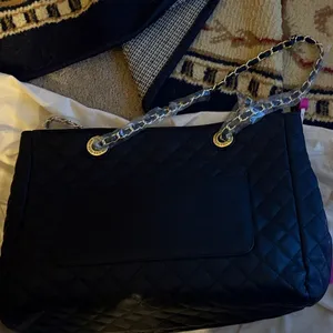 Vera Black Quilted‎ Tote Bag thumbnail 3