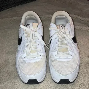 Nike 🧜‍♀️  Air Max Sneakers, 8.5 thumbnail 2