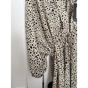 PrettyLittleThing Stone Dalmatian Tie Waist Batwing Sleeve Maxi Dress USA 6 NWT thumbnail 11