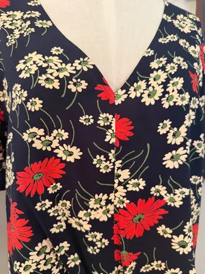Madewell Navy Hillside Daisy V-Neck Tie-Front Top with Floral Print Sz M thumbnail 4