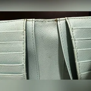 Pre-Loved Kate Spade Dana Large Slim Bifold Wallet thumbnail 8