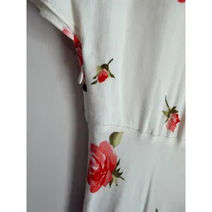 NWT Zara Midi Dress Womens S White Red Rose Floral V-Neck Flutter Sleeve Flowy thumbnail 5
