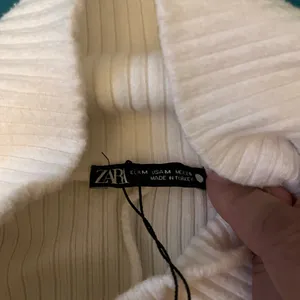 NWOT‎ Zara White Cowl Neck Sweater with Ribbed Texture thumbnail 3