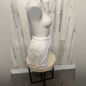 White shorts White thumbnail 4