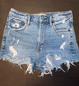 Abercrombie & Fitch mom rise shorts thumbnail 1