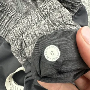 Lululemon Hotty Hot Shorts Low Rise 4" Heather Lux Gray Athletic Women's 6 thumbnail 6