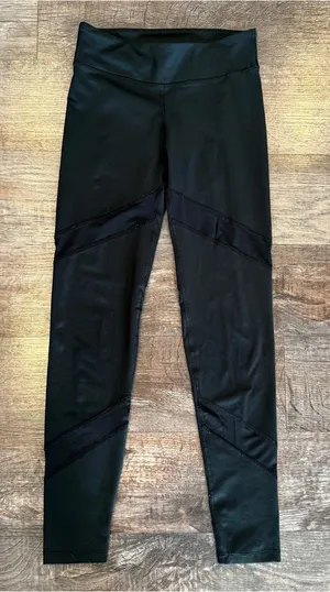 BKE Core Buckle Women’s Black Leggings Mesh Inserts Small Activewear thumbnail 1