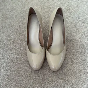 Corso Como Del Heel Pump Tan Nude Beige Patent Leather Women’s US 6.5 Repaired thumbnail 2