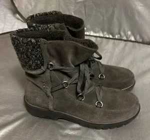Beartraps waterproof boots women’s size 7.5 thumbnail 1