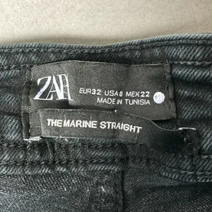 Zara Jeans Marine Straight Jeans Size‎ 0 Women Wide Leg Raw Hem Faded High Rise thumbnail 10
