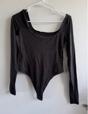 Lululemon Wundermost Ultra-Soft Nulu Square-Neck Long-Sleeve Bodysuit size 6 thumbnail 1