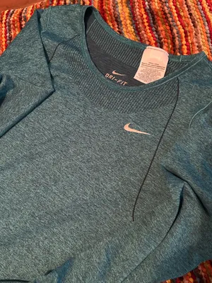 Nike Dri-Fit Women’s Long Sleeve Top Athletic small thumbnail 6