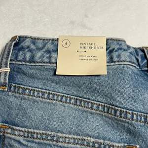 Universal Threads Vintage Midi Stretch Shorts Raw Hem Size 4 Festival Rodeo thumbnail 6