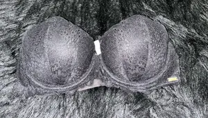 Victoria's Secret Bra PINK thumbnail 1