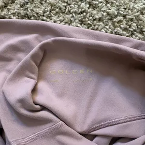 Aritzia Golden Butter Cheeky Infinite High Rise Leggings Pink Size 8 - Medium thumbnail 6