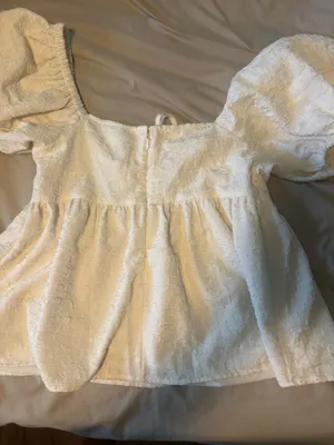 White puff sleeve future collective top Size M thumbnail 3