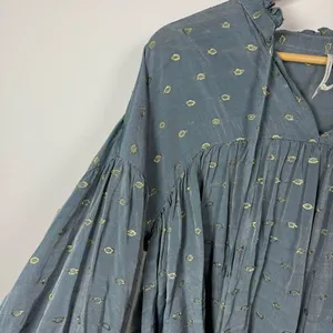 By Anthropologie Women’s Ruffled Peasant Blouse in Blue/Gold Metallic M thumbnail 9
