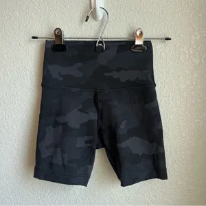 Lululemon Wunder Under Train Short 6” Incognito Camo thumbnail 4